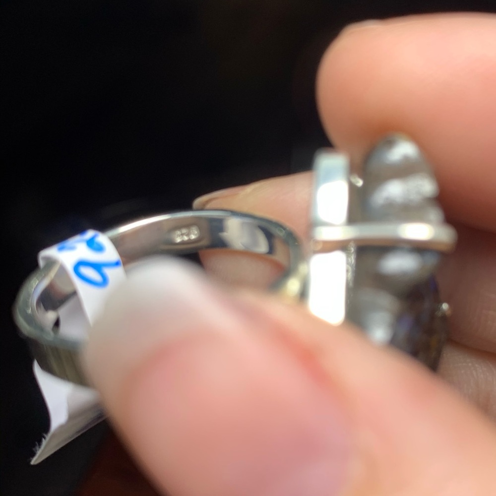 Solid sterling ring with carved Boulder opal - Picture 9 of 12